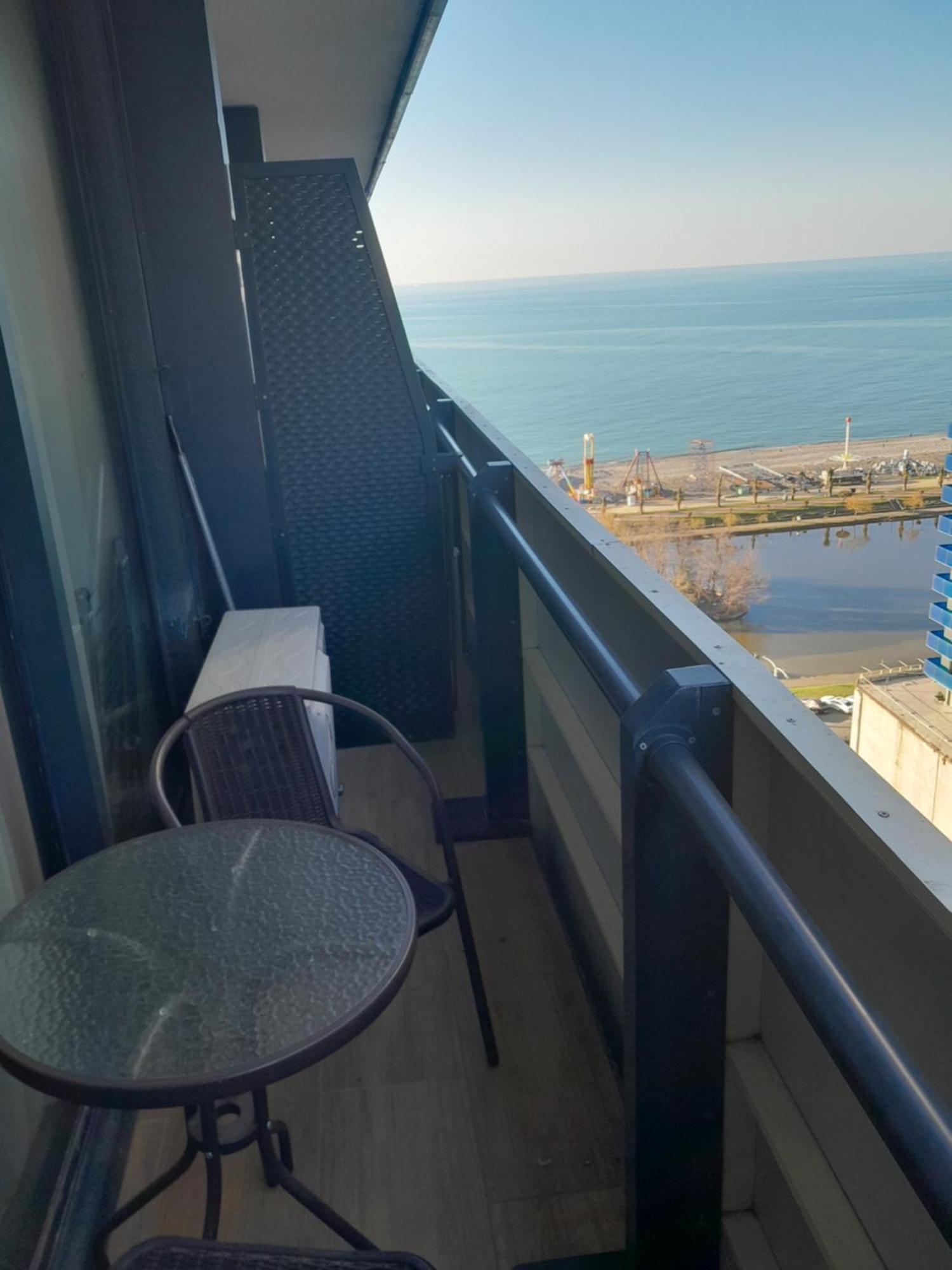 Smart Aparthotel Orbi City Batumi Ngoại thất bức ảnh