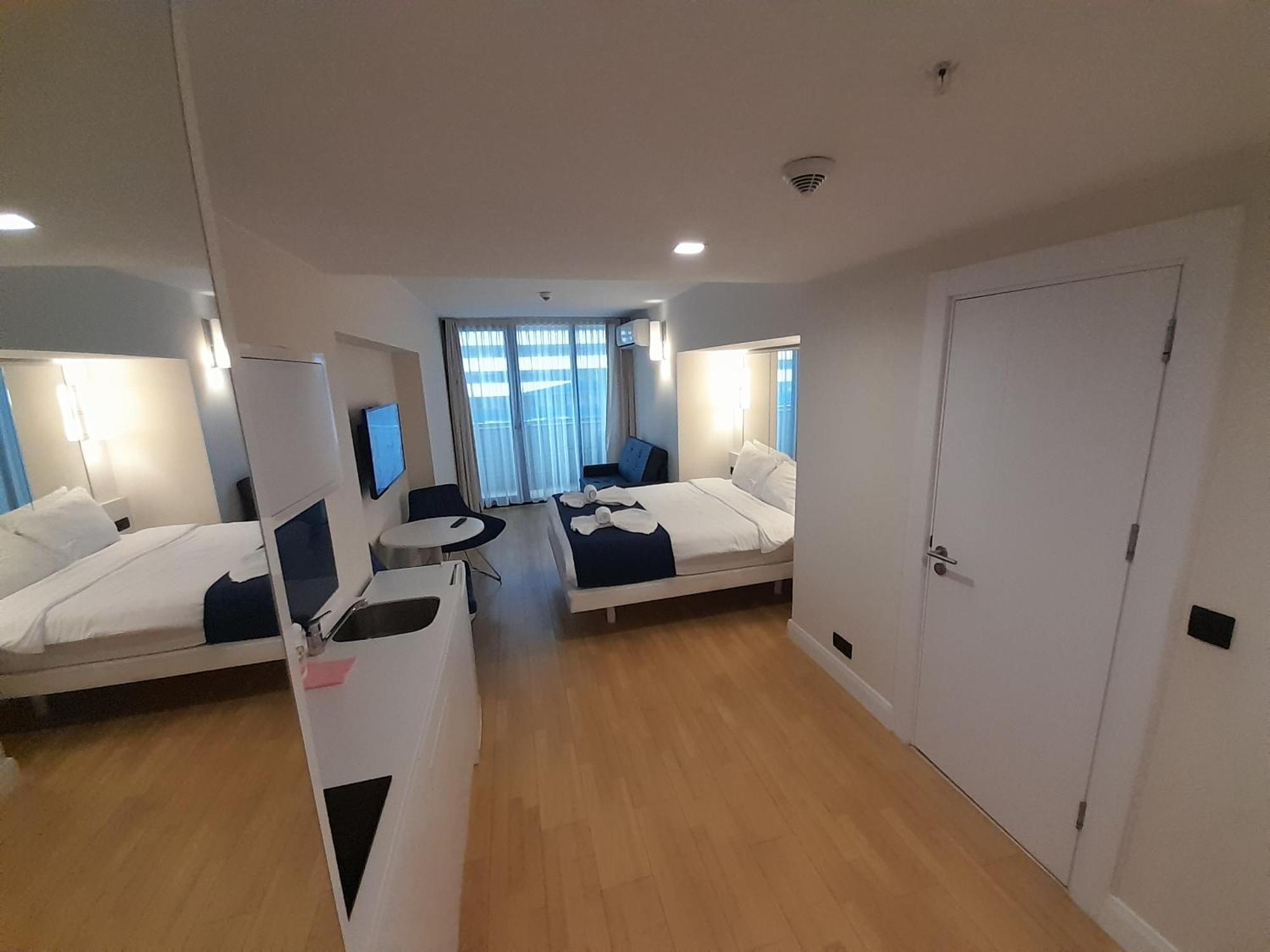 Smart Aparthotel Orbi City Batumi Phòng bức ảnh